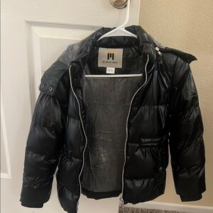 Black Puffer Jacket with High Collar and Zipper Closure
